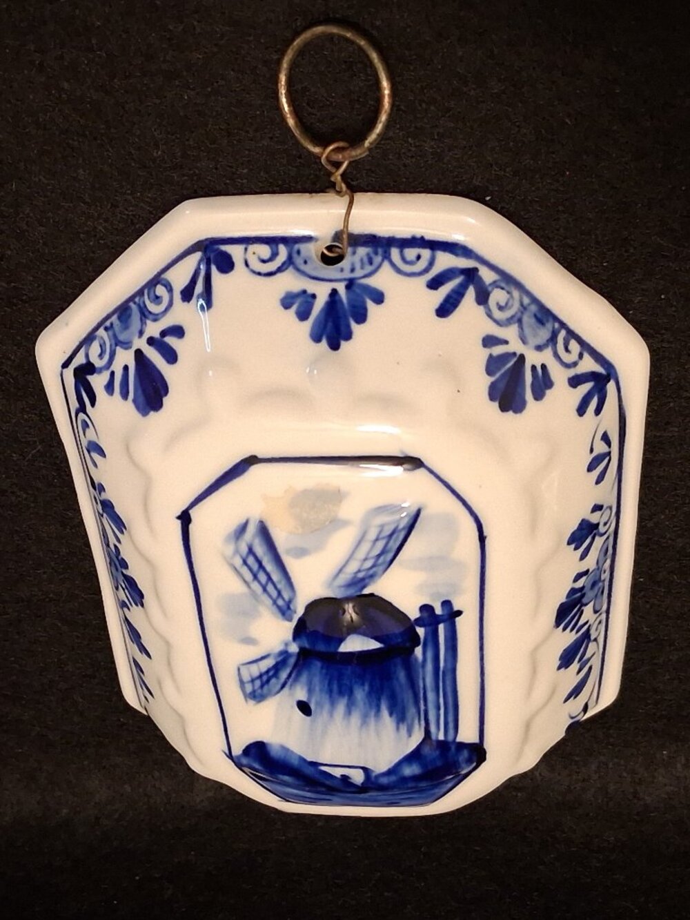 Vintage 1981 Delft Blue Hand Painted Windmill Ceramic Wall Mold Holland DA